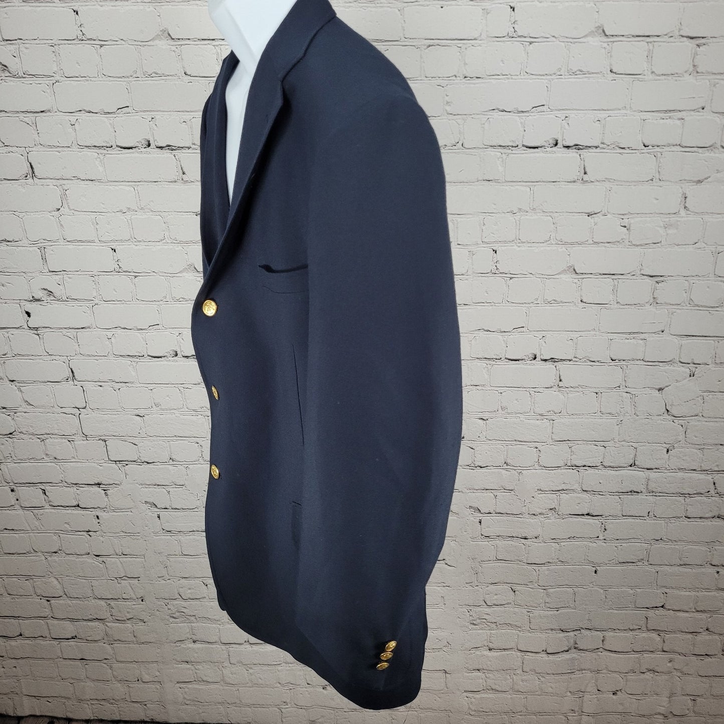 VTG Orvis Navy Wool Blend 3 Gold Button Vented Notch Blazer USA Made Size 44L
