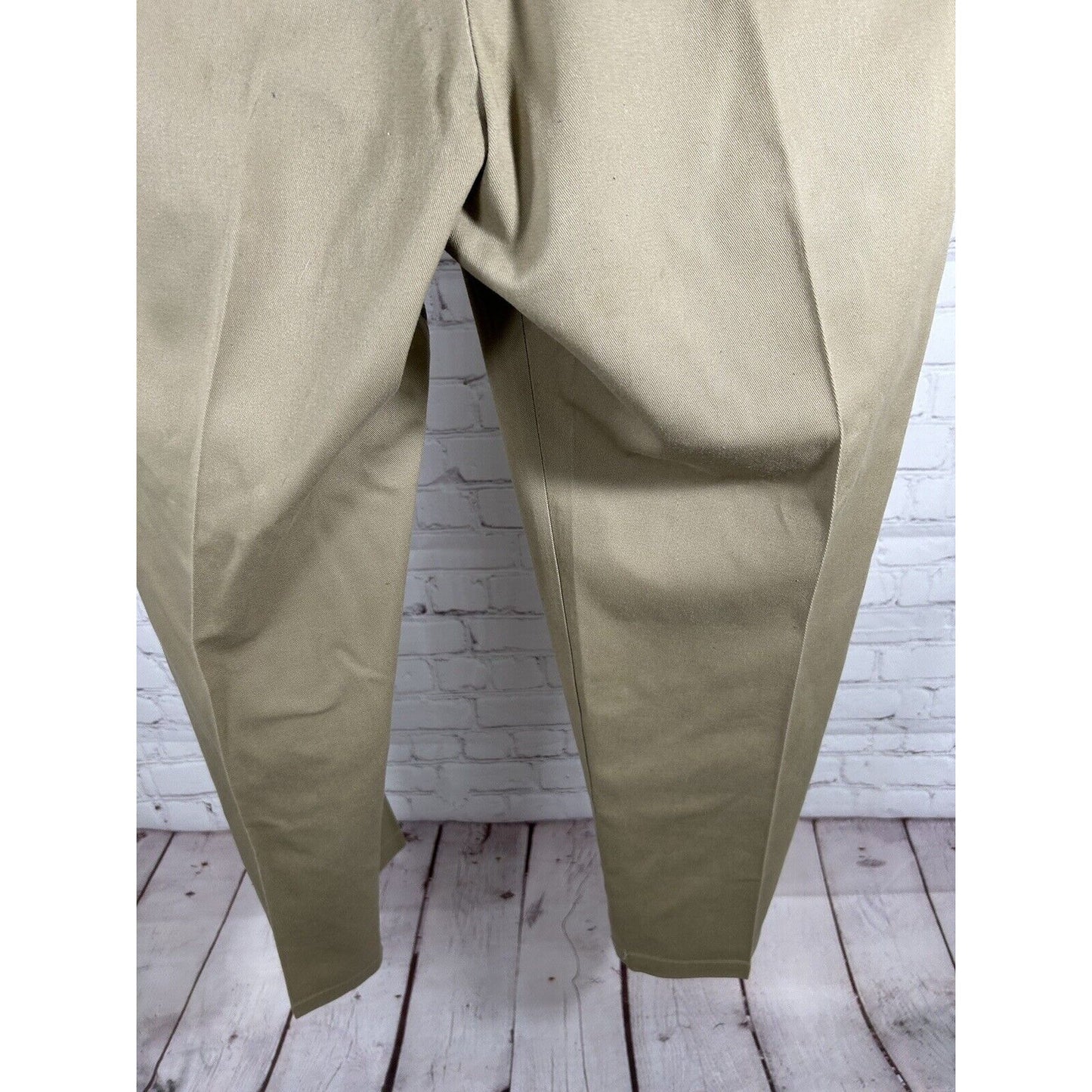 Dickies Straight Leg Beige High Rise Chino Work Pants Men’s 40 (38 x 31)