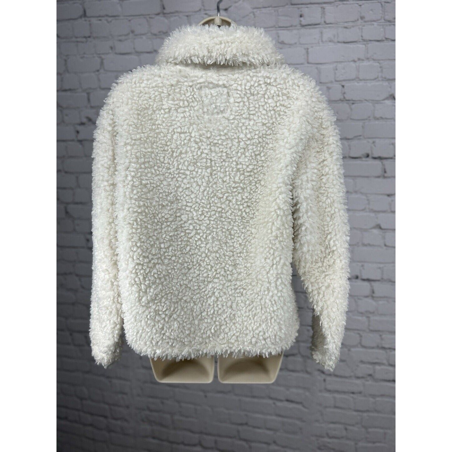 Abercrombie And Fitch Off White Faux Fur Half Zip Pullover Jacket Size XS