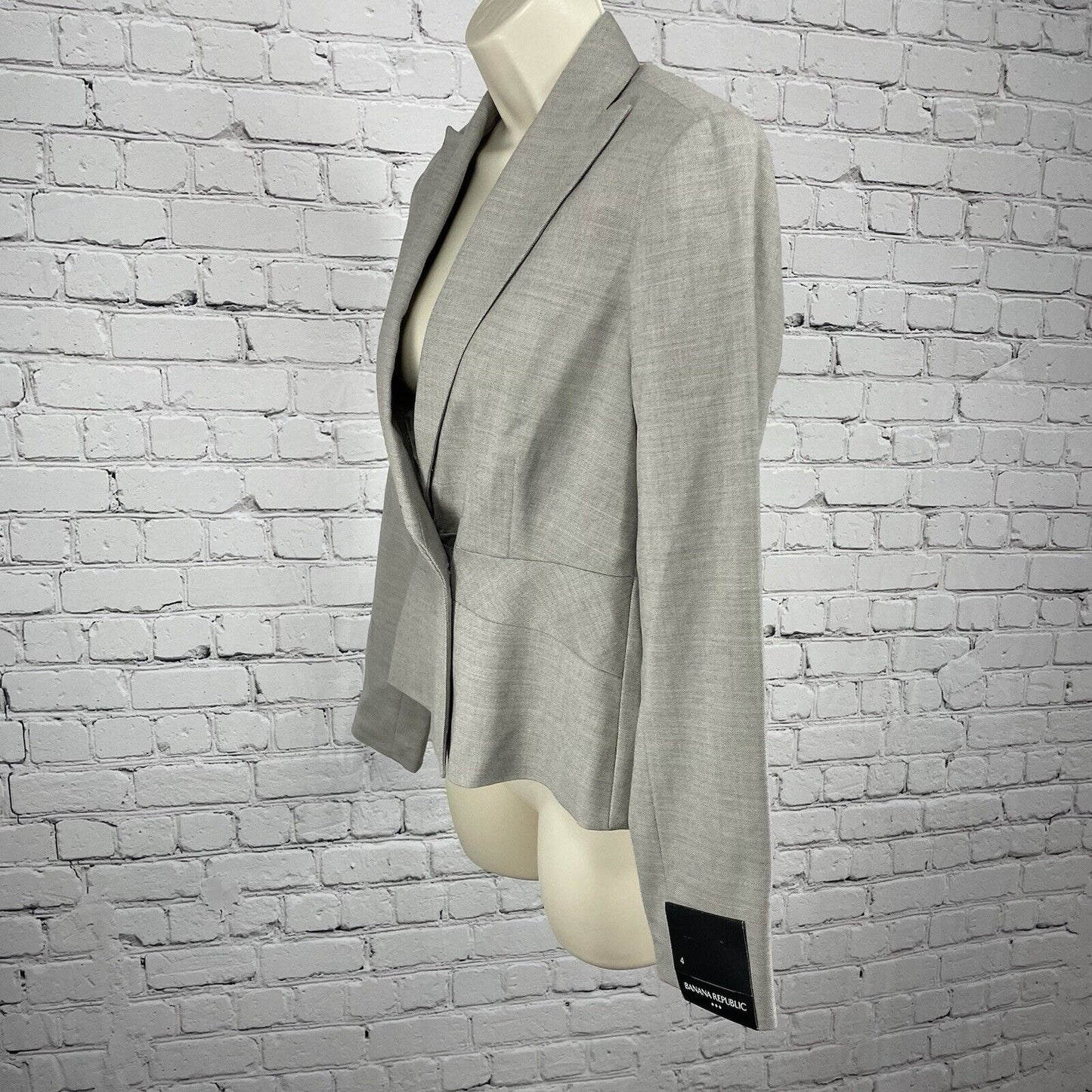NWT Banana Republic Grey Wool Blend Herringbone 1 Button Peak Blazer Size 4
