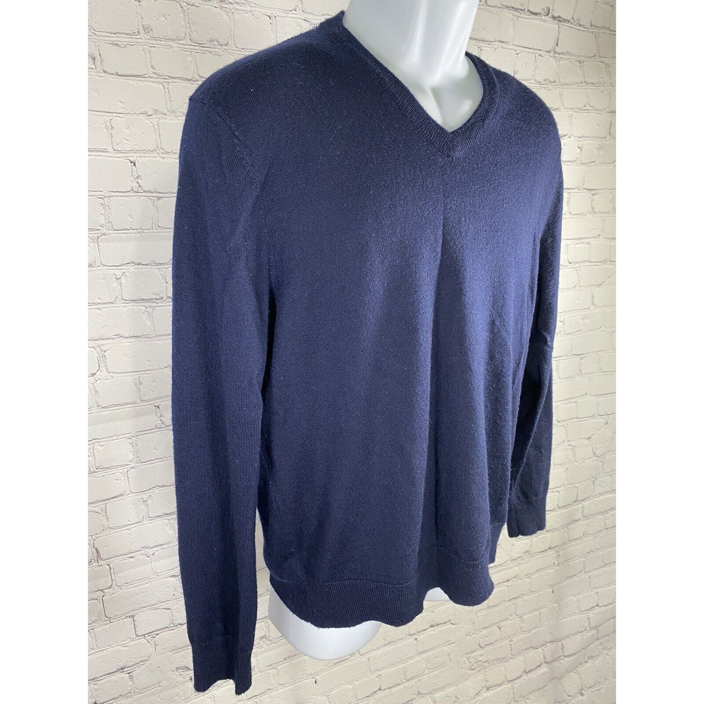Club Room Dark Blue Wool Blend V Neck Pullover Sweater M Medium