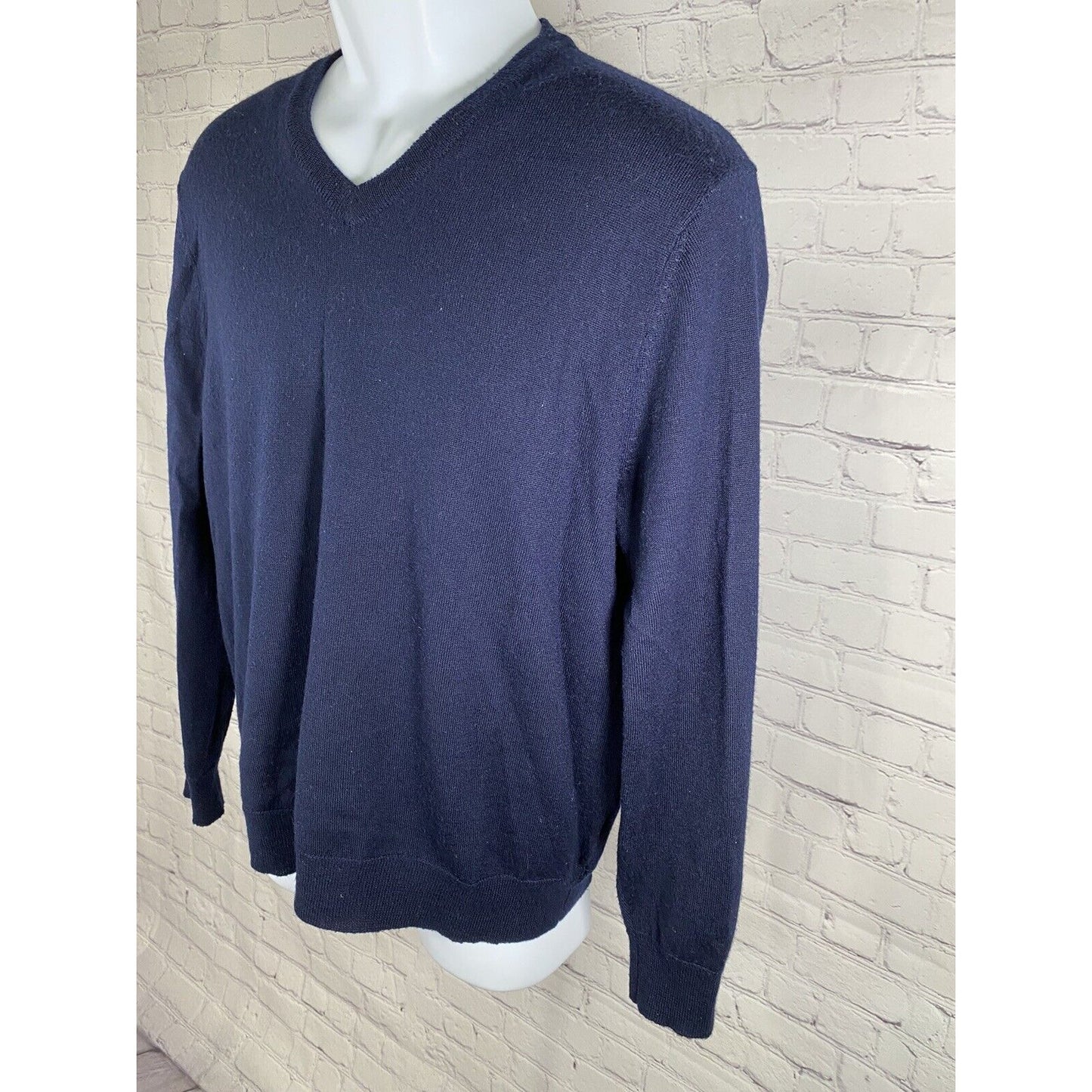 Club Room Dark Blue Wool Blend V Neck Pullover Sweater M Medium