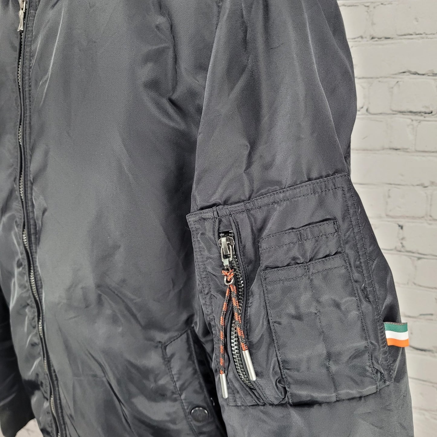 August Mcgregor Black Nylon Full Zip Inner Pocket Bomber Jacket Size Small S
