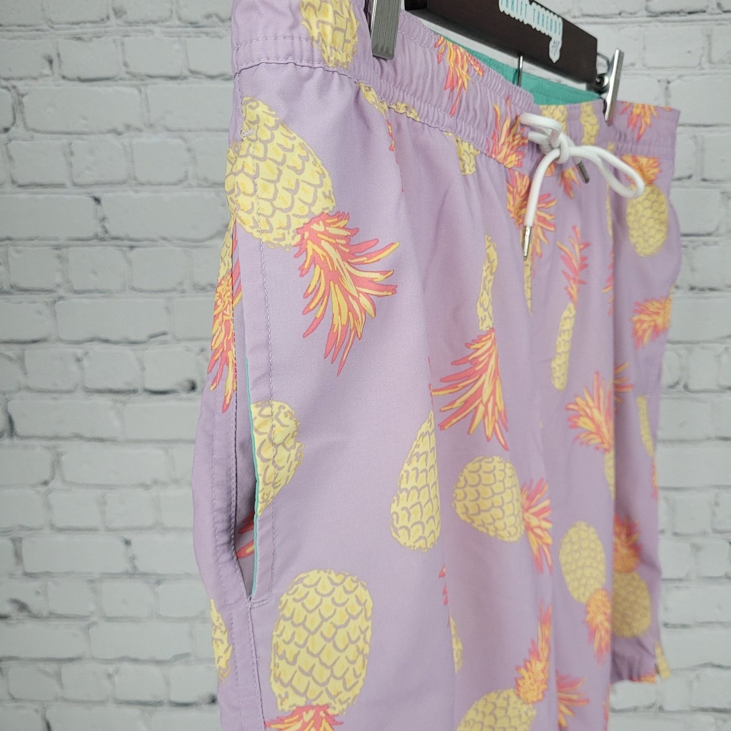 Bonobos Purple Pineapple Mesh Lined Board Shorts Swim Trunks Size Medium M