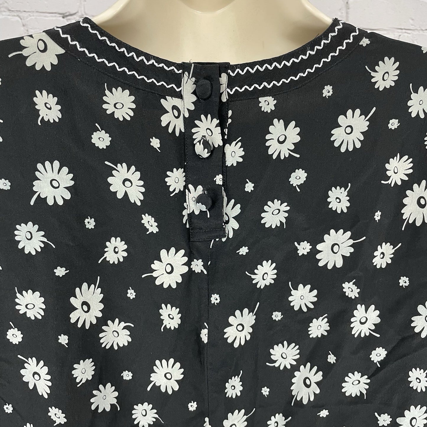 Black Floral 100% Silk Daisy Chiffon Lightweight Short Sleeve Blouse Top Size 10