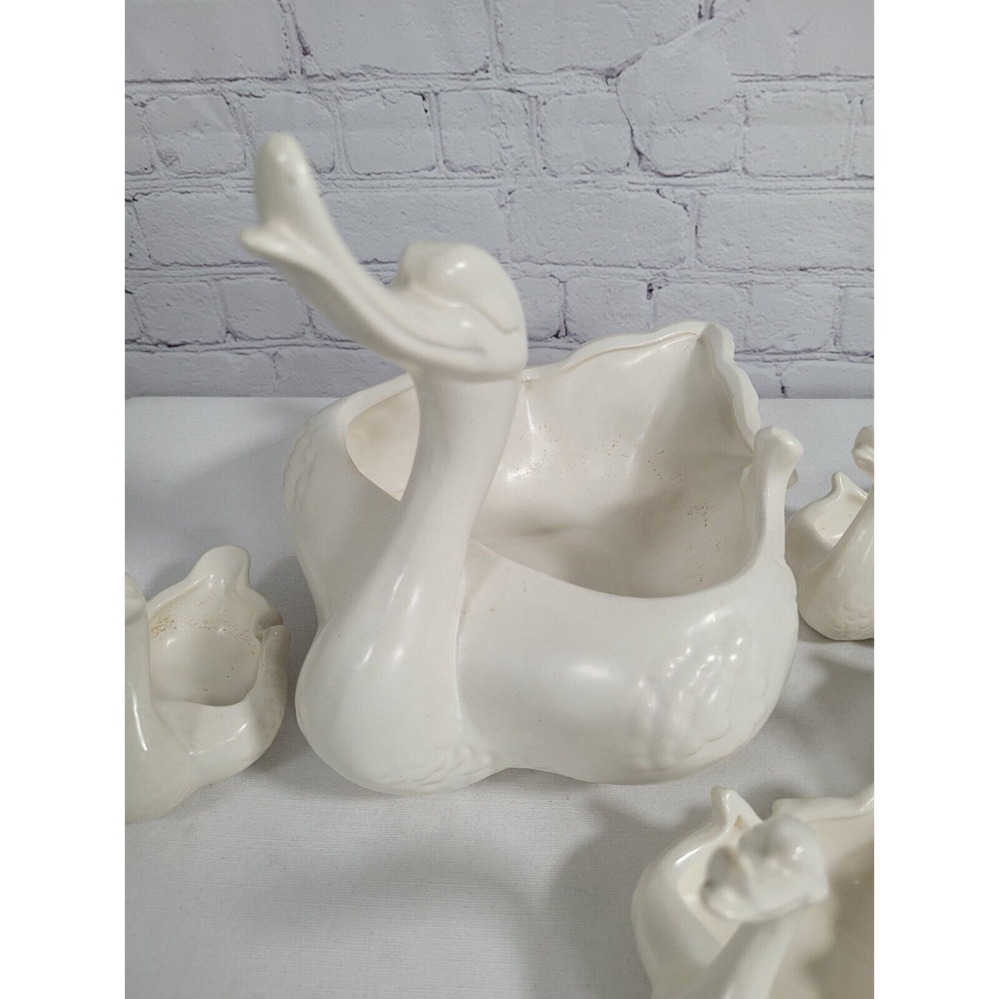 Hull Pottery Imperial MCM #23 White Swan & 4 Babies Planter 1950’s Centerpiece