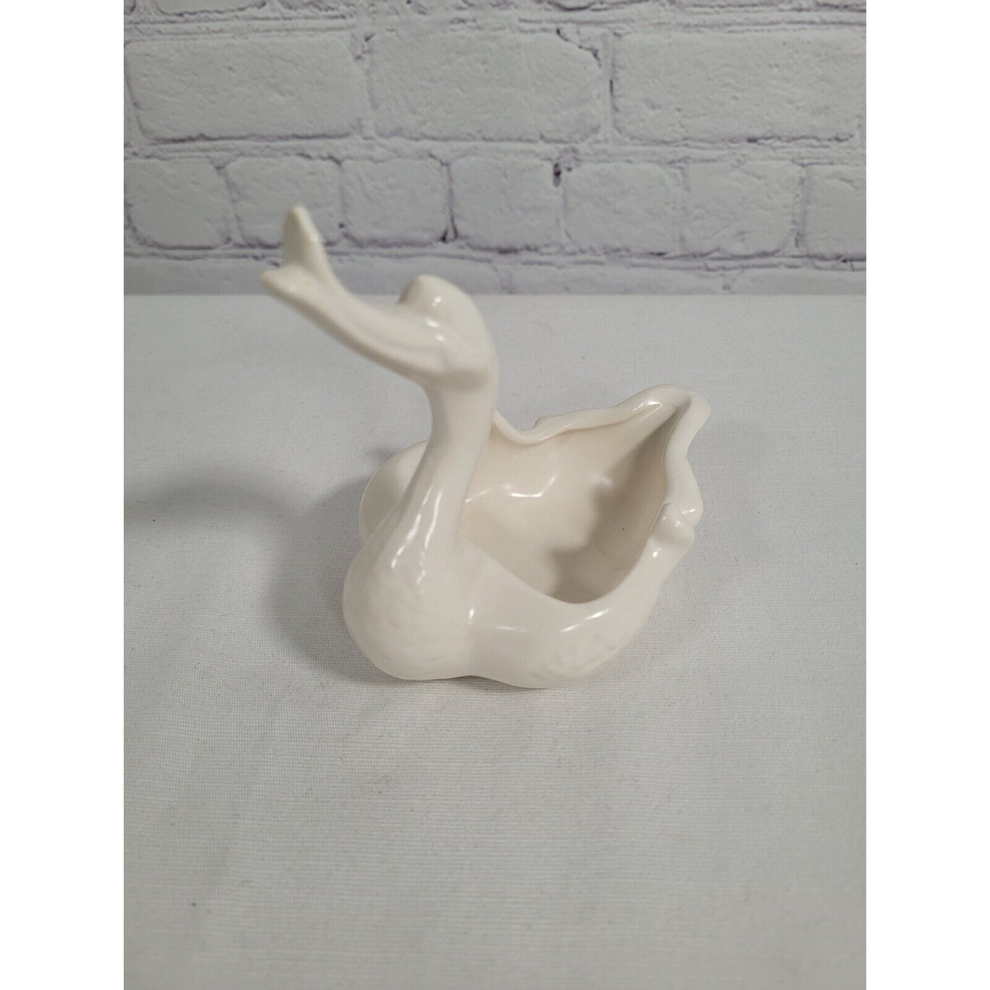 Hull Pottery Imperial MCM #23 White Swan & 4 Babies Planter 1950’s Centerpiece