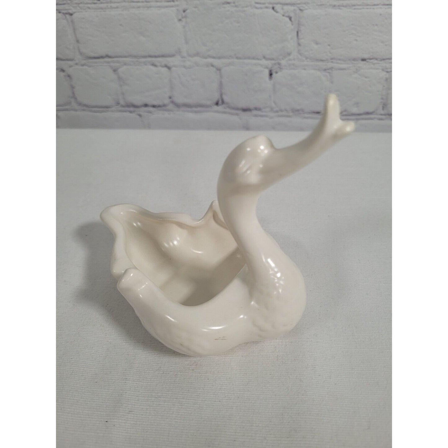 Hull Pottery Imperial MCM #23 White Swan & 4 Babies Planter 1950’s Centerpiece