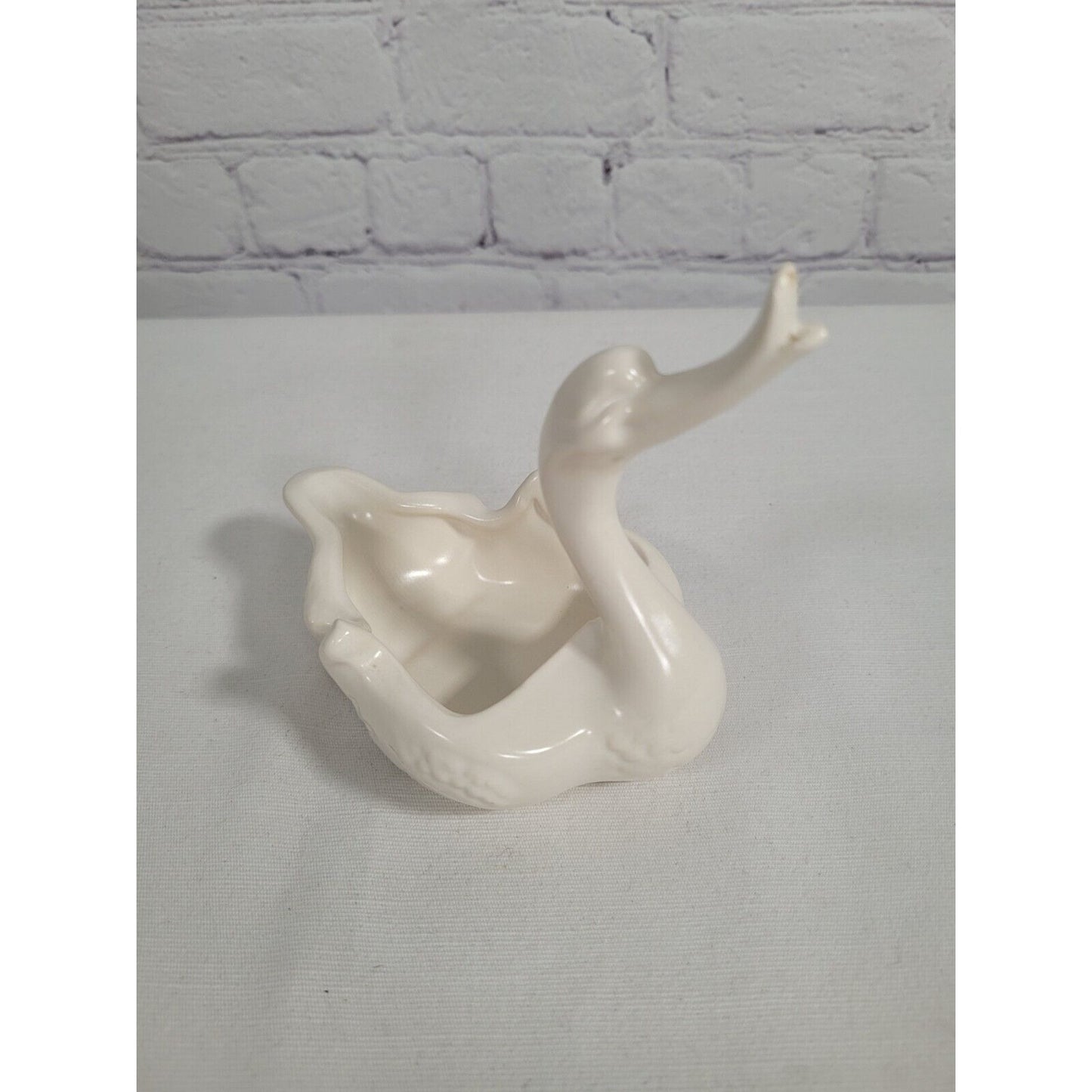 Hull Pottery Imperial MCM #23 White Swan & 4 Babies Planter 1950’s Centerpiece