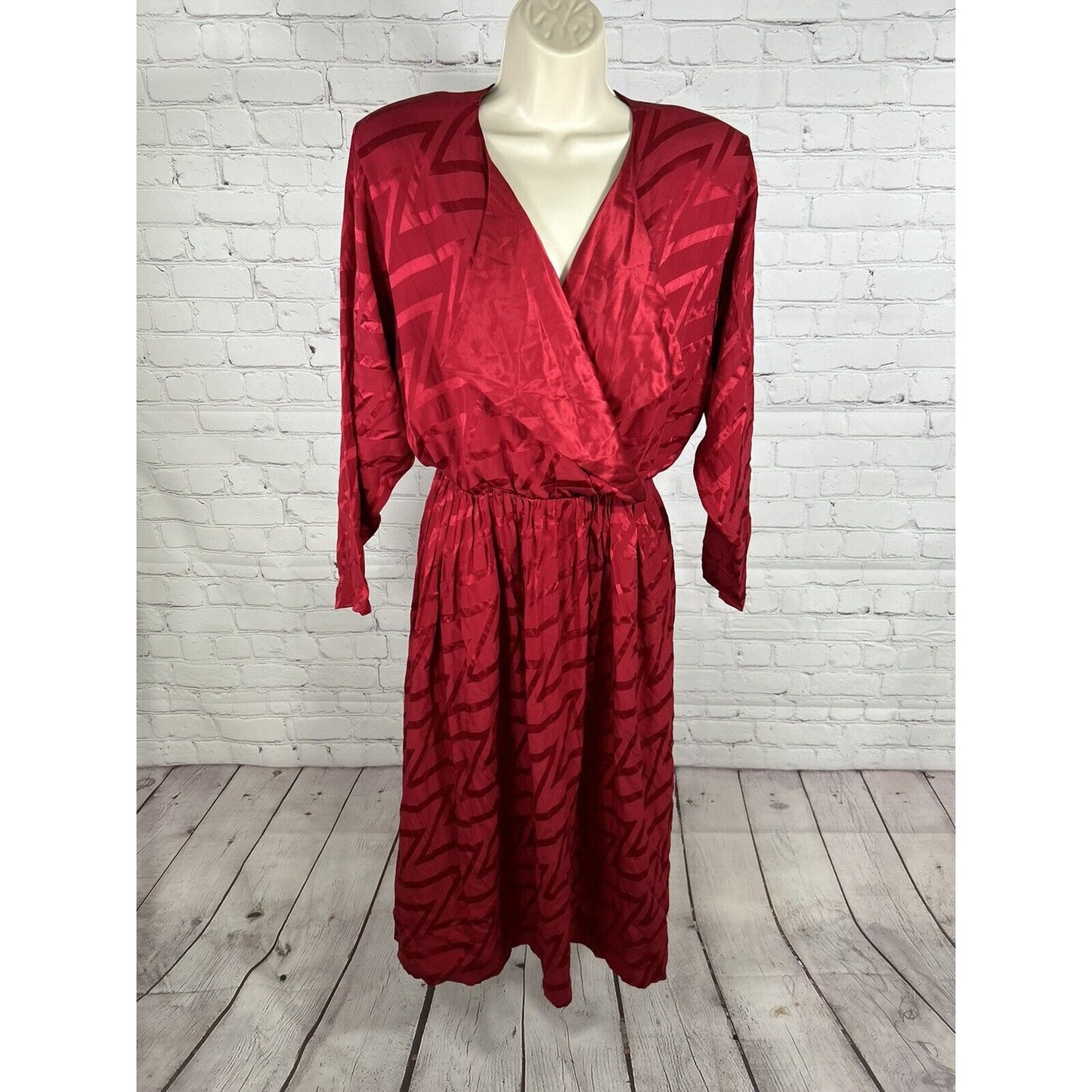 VTG Wayne Clark 100% Silk Red Shoulder Pad Blouson Drapey Chest Dress Size 12 **