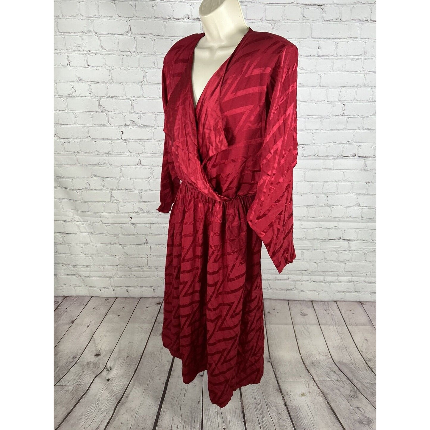 VTG Wayne Clark 100% Silk Red Shoulder Pad Blouson Drapey Chest Dress Size 12 **