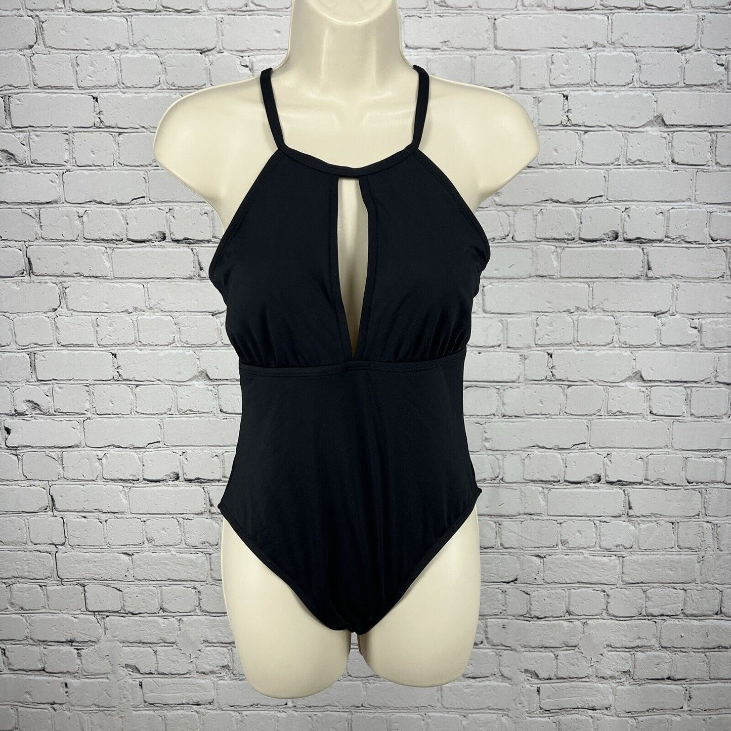 La Blanca Black Crisscross Back One Piece Swimsuit Keyhole Neck Full Coverage 8