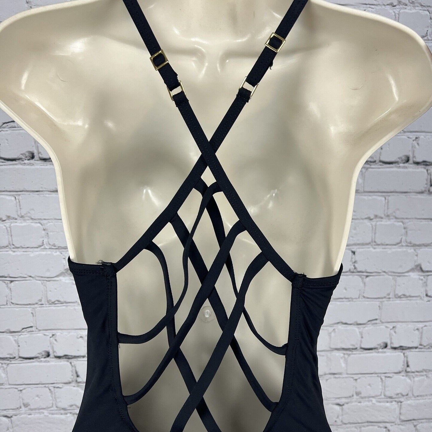 La Blanca Black Crisscross Back One Piece Swimsuit Keyhole Neck Full Coverage 8