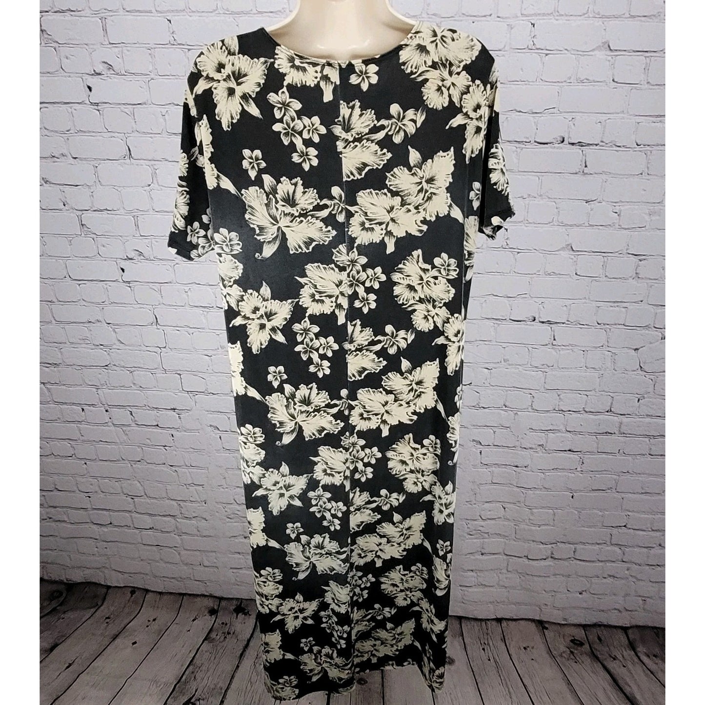 VTG Royal Creations Black & Ivory Tropical Floral Made In Hawaii Dress Size XL
