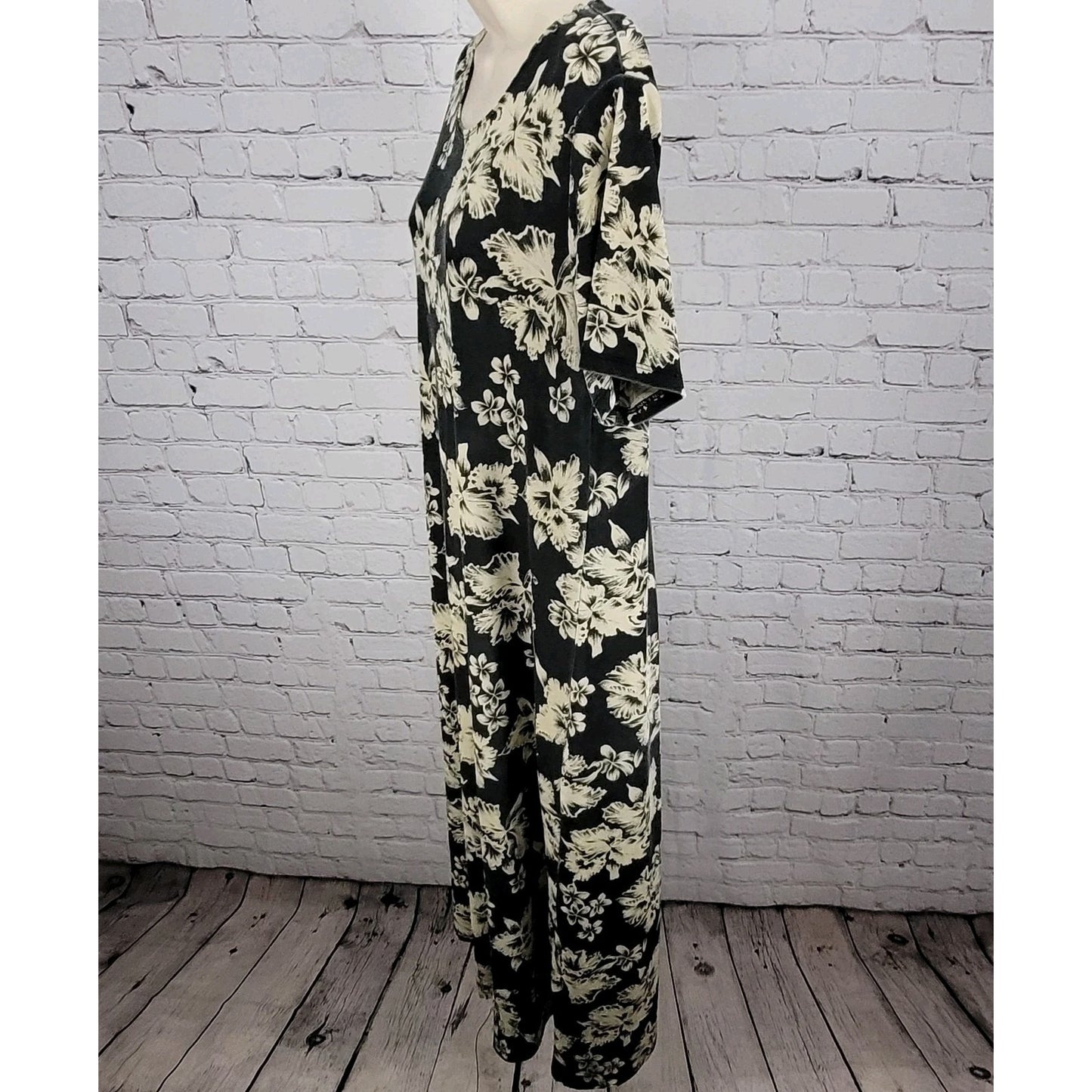 VTG Royal Creations Black & Ivory Tropical Floral Made In Hawaii Dress Size XL