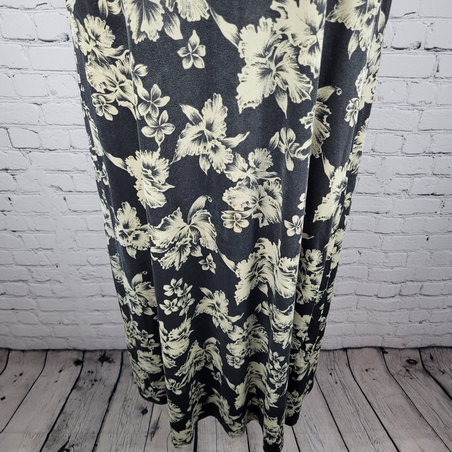 VTG Royal Creations Black & Ivory Tropical Floral Made In Hawaii Dress Size XL