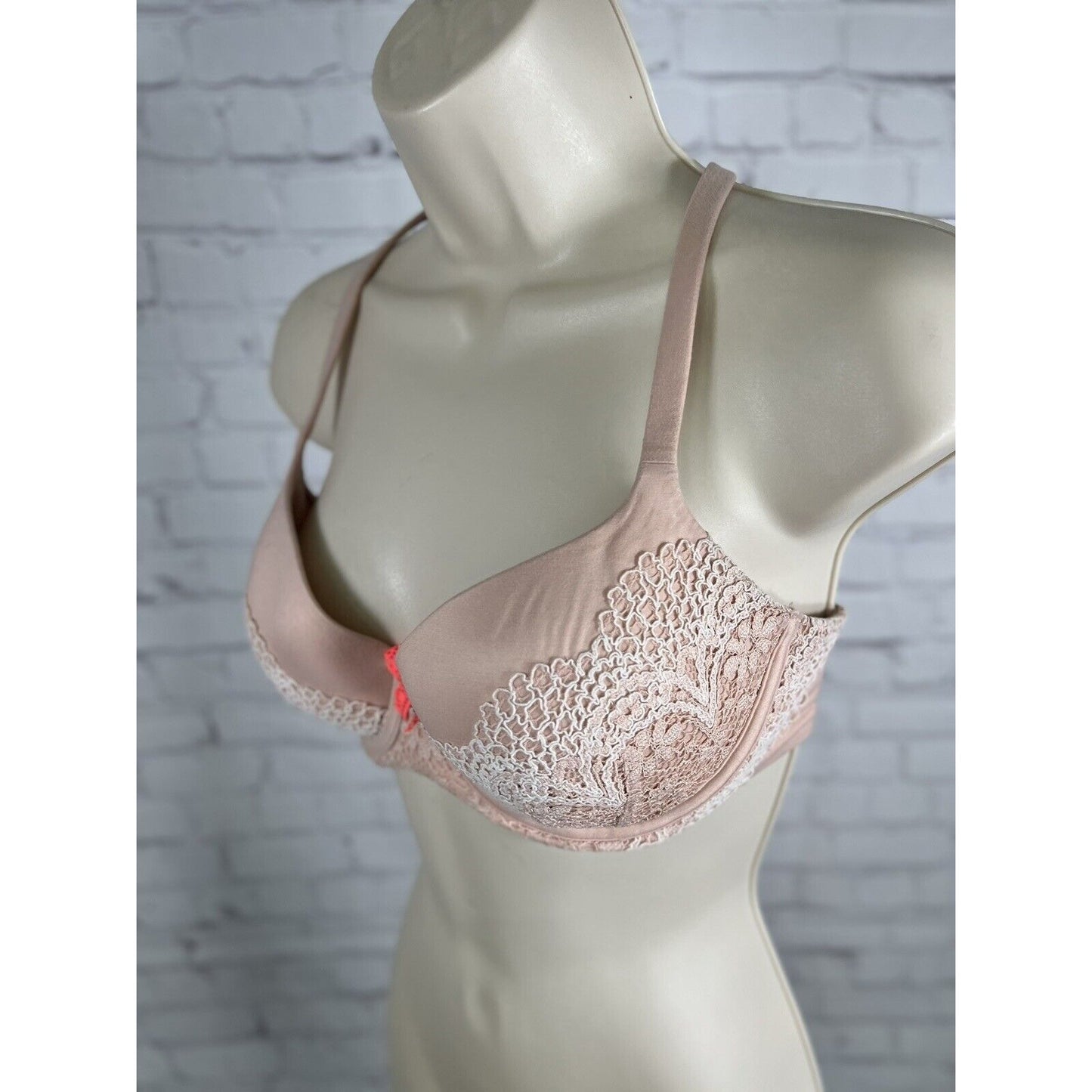 Victoria's Secret Pink Body by Victoria Lined Demi Underwire Lace Trim 32DD