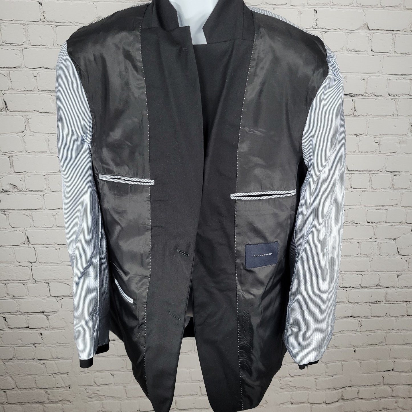 Tommy Hilfiger Black 100% Worsted Wool 2 Button Double Vented Blazer Size 42L