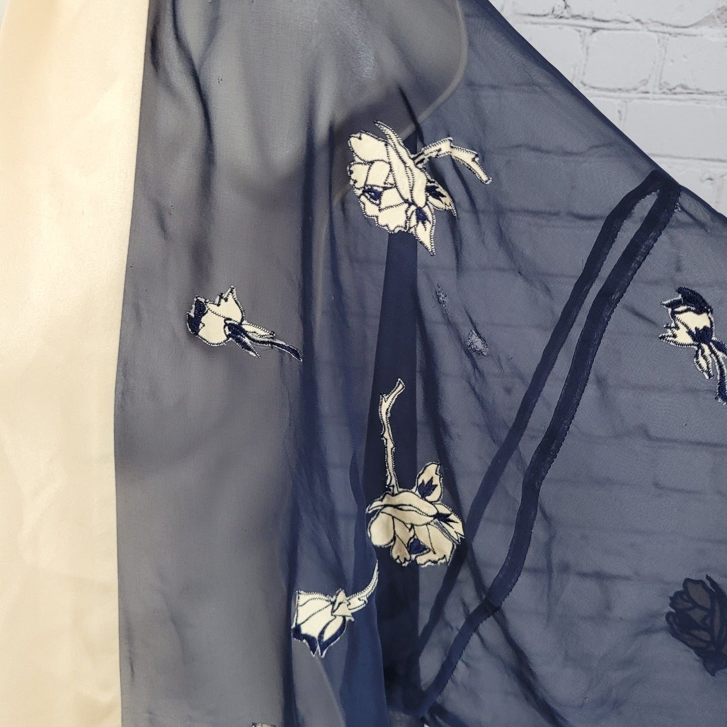 VTG Victoria's Secret Navy & Gold Sheer Embroidered Floral Robe Size Small S