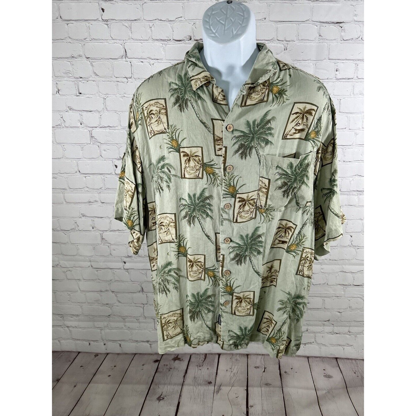 Bermuda Bay 100% Silk Hawaiian Tropical Button Front Shirt Short Sleeves Mens L