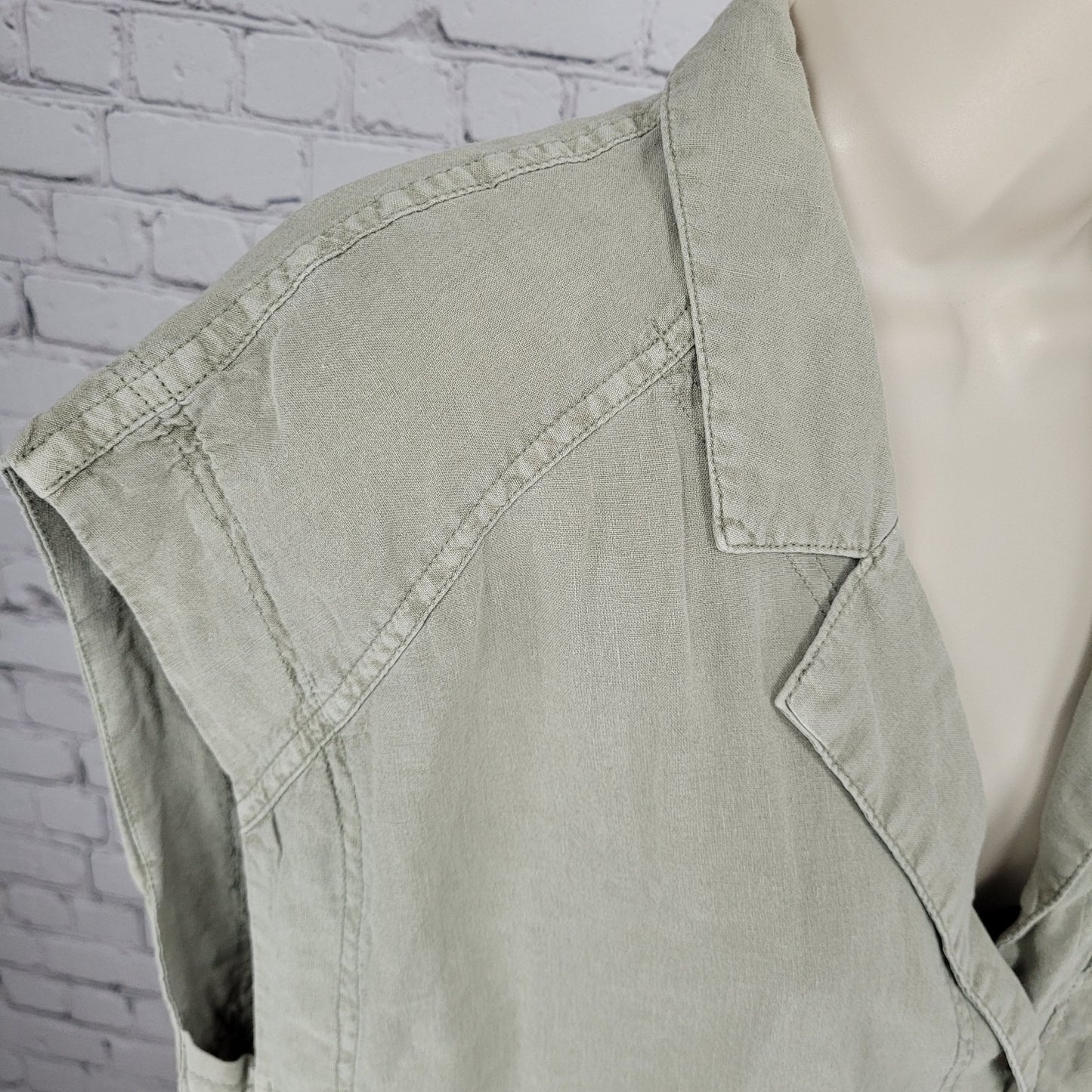 We The Free Urban Outfitters Muted Green Linen Blend Boxy Shirt Size Medium M