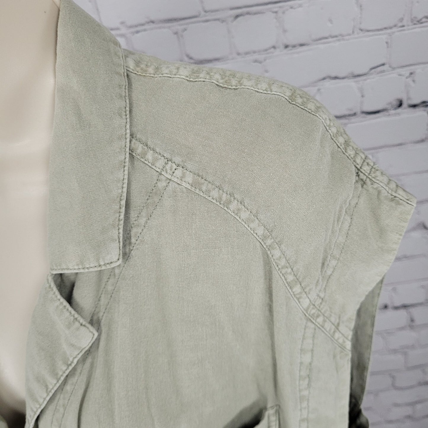 We The Free Urban Outfitters Muted Green Linen Blend Boxy Shirt Size Medium M