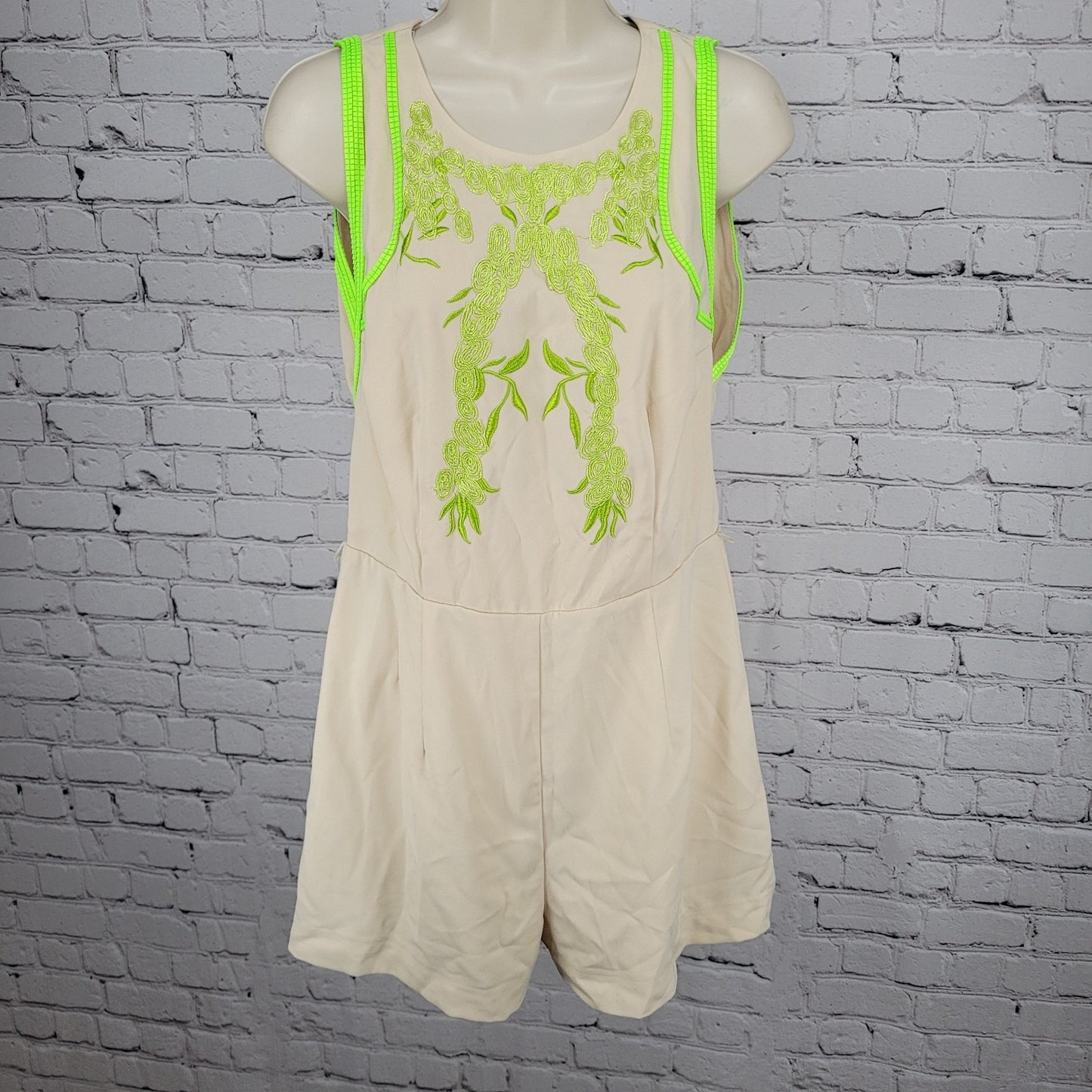 Rocco Lola Beige Green Embroidered Sleeveless Romper USA Made Size Large L