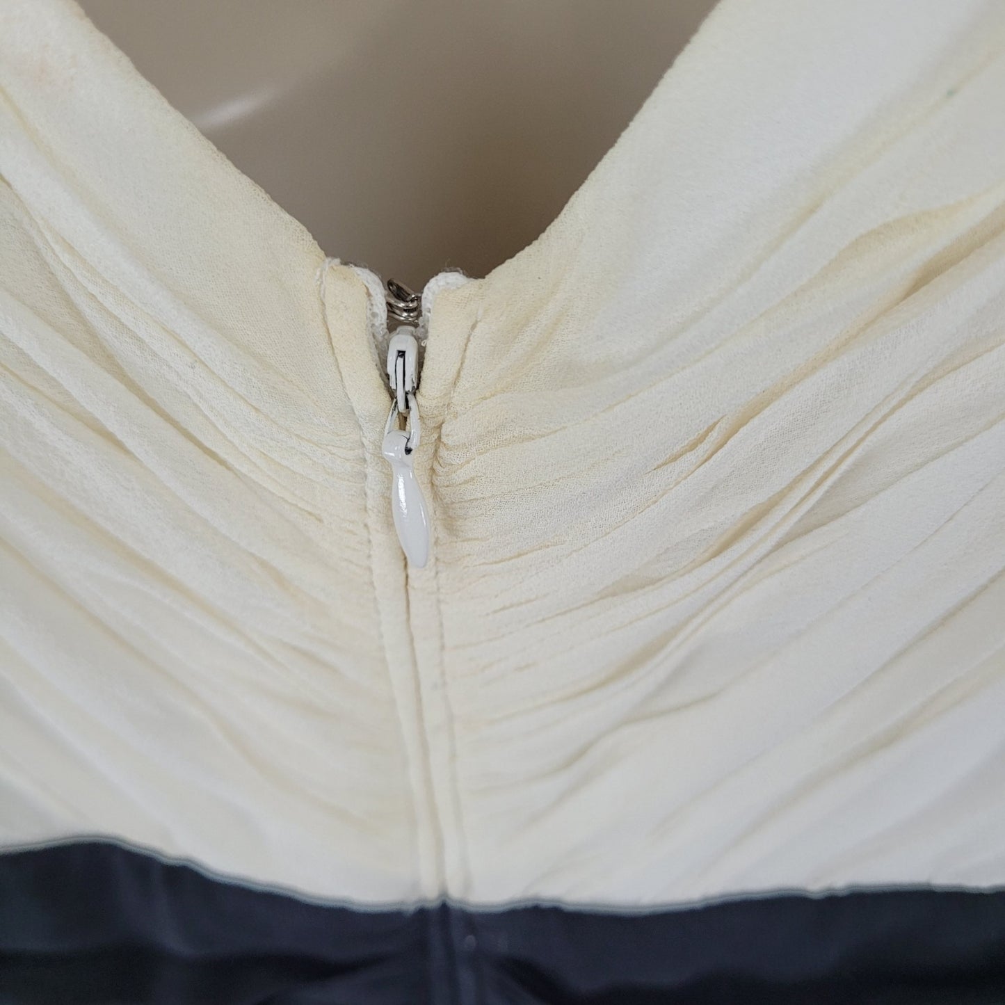 VTG Tadashi Ivory & Black Silk Chiffon Ruched Long Sleeve Blouson Dress Size 10