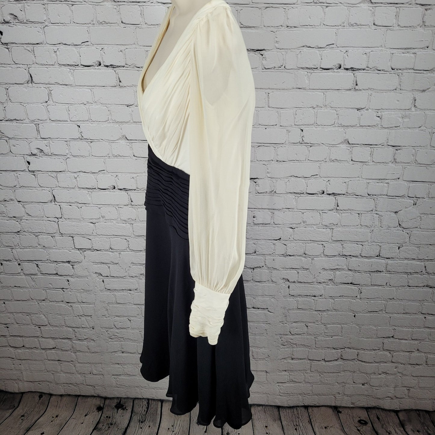 VTG Tadashi Ivory & Black Silk Chiffon Ruched Long Sleeve Blouson Dress Size 10