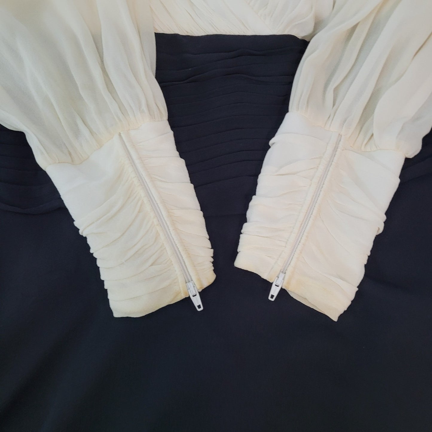 VTG Tadashi Ivory & Black Silk Chiffon Ruched Long Sleeve Blouson Dress Size 10