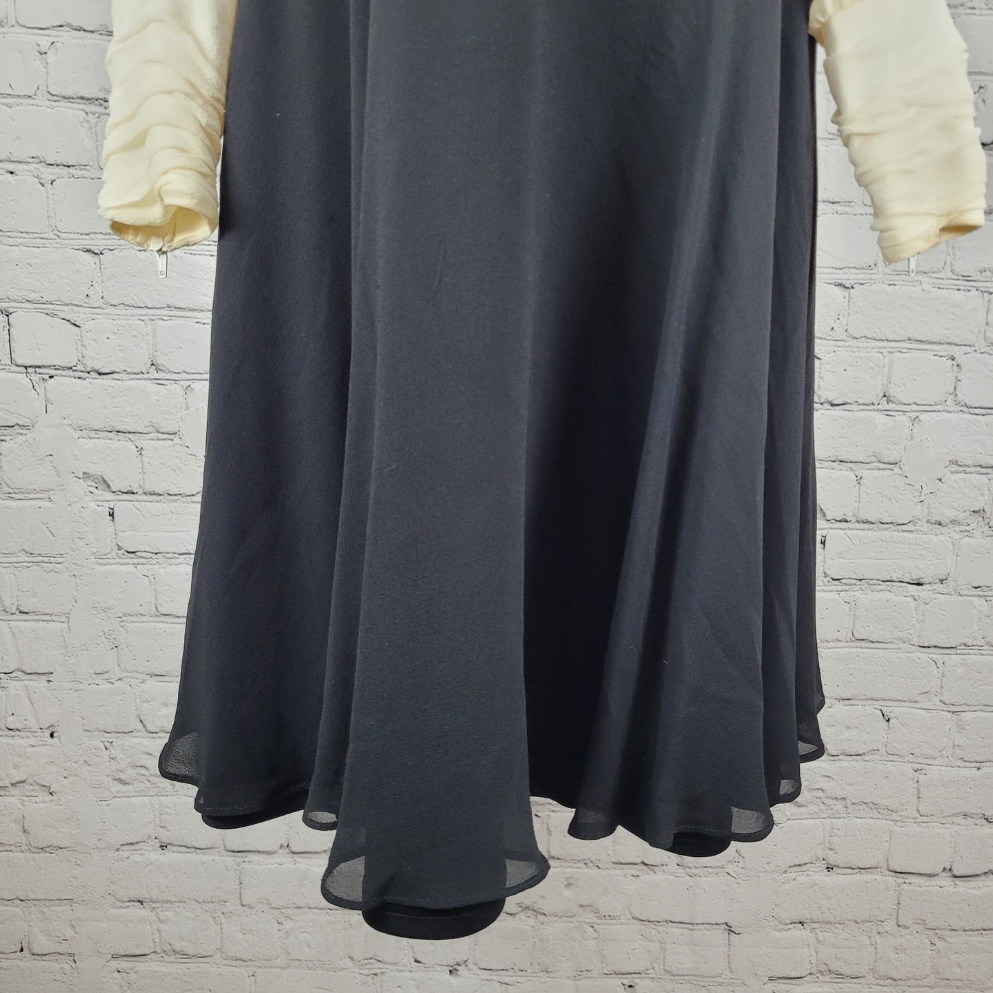 VTG Tadashi Ivory & Black Silk Chiffon Ruched Long Sleeve Blouson Dress Size 10