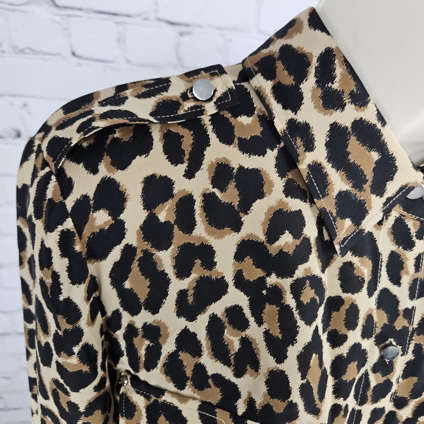White House Black Market Brown Leopard 100% Silk Button Up Blouse Shirt Top 6