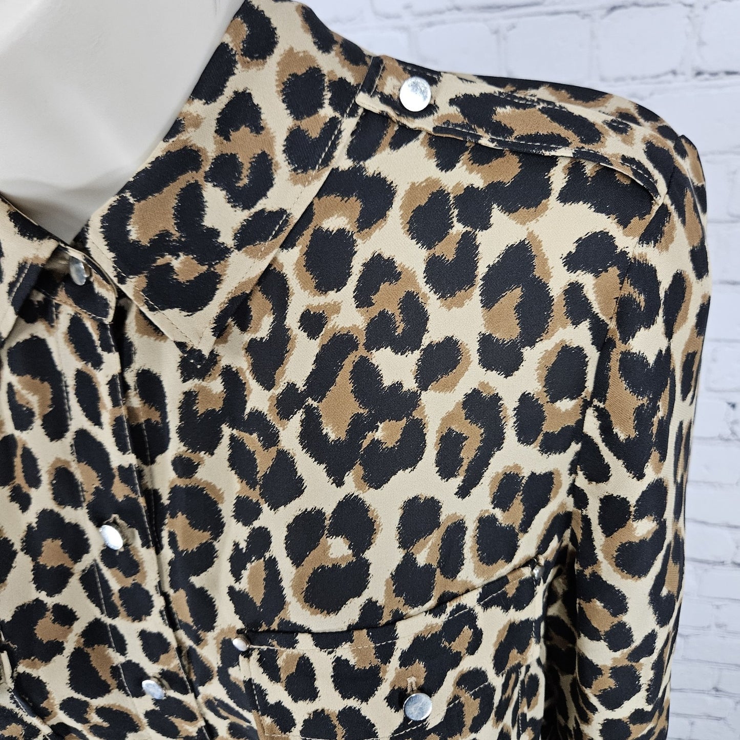 White House Black Market Brown Leopard 100% Silk Button Up Blouse Shirt Top 6