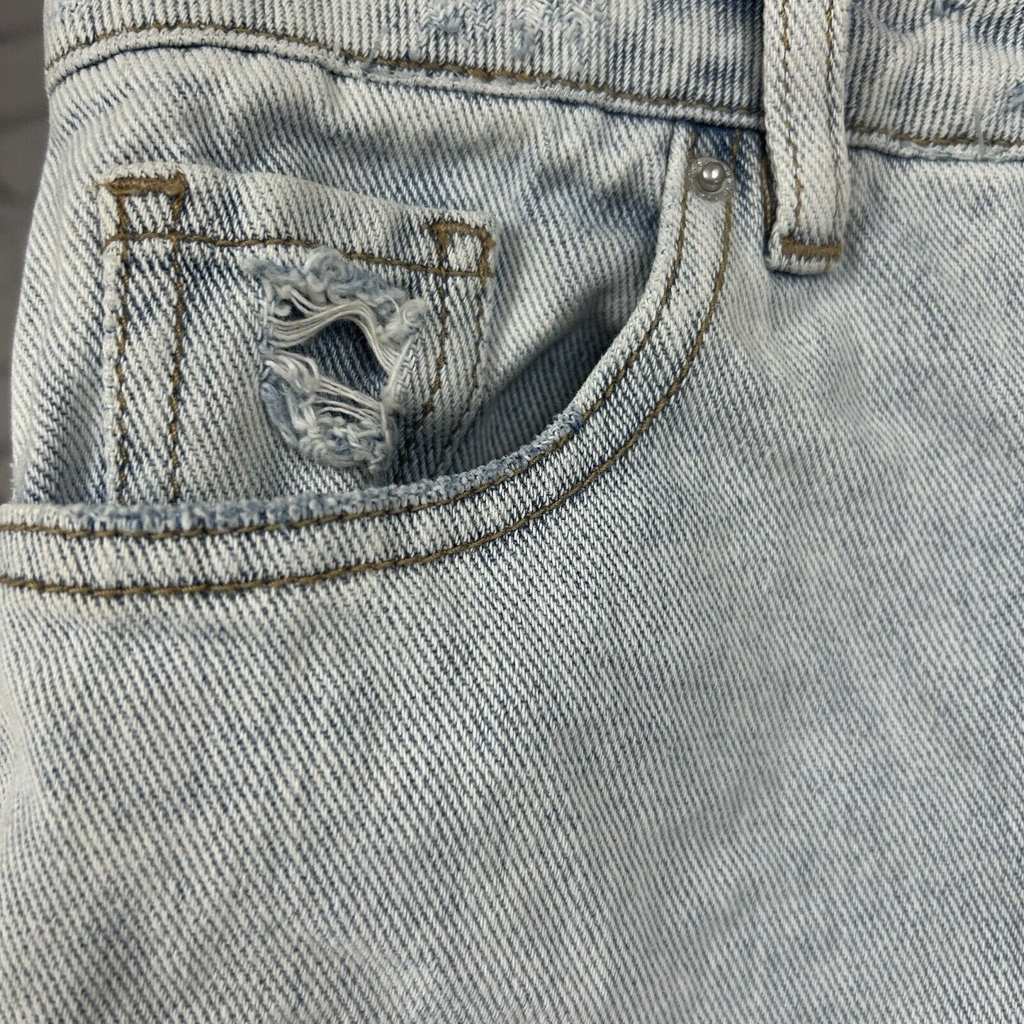 Pacsun Mom Short Light Wash Blue 100% Cotton Distressed Mid Rise Shorts Size 25