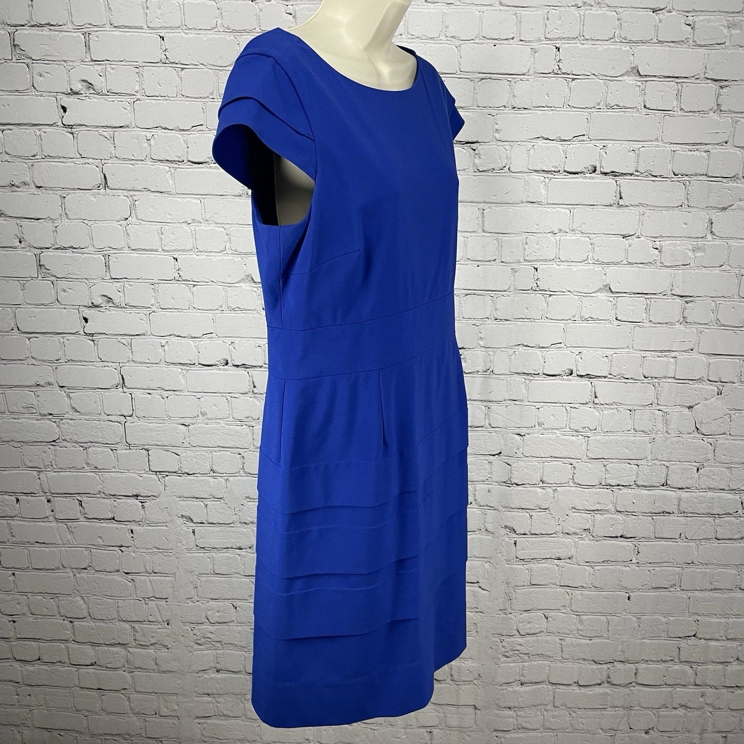 Tahari Arthur S Levine Blue Layered Short Sleeve Zipped Stretch Sheath Dress 12