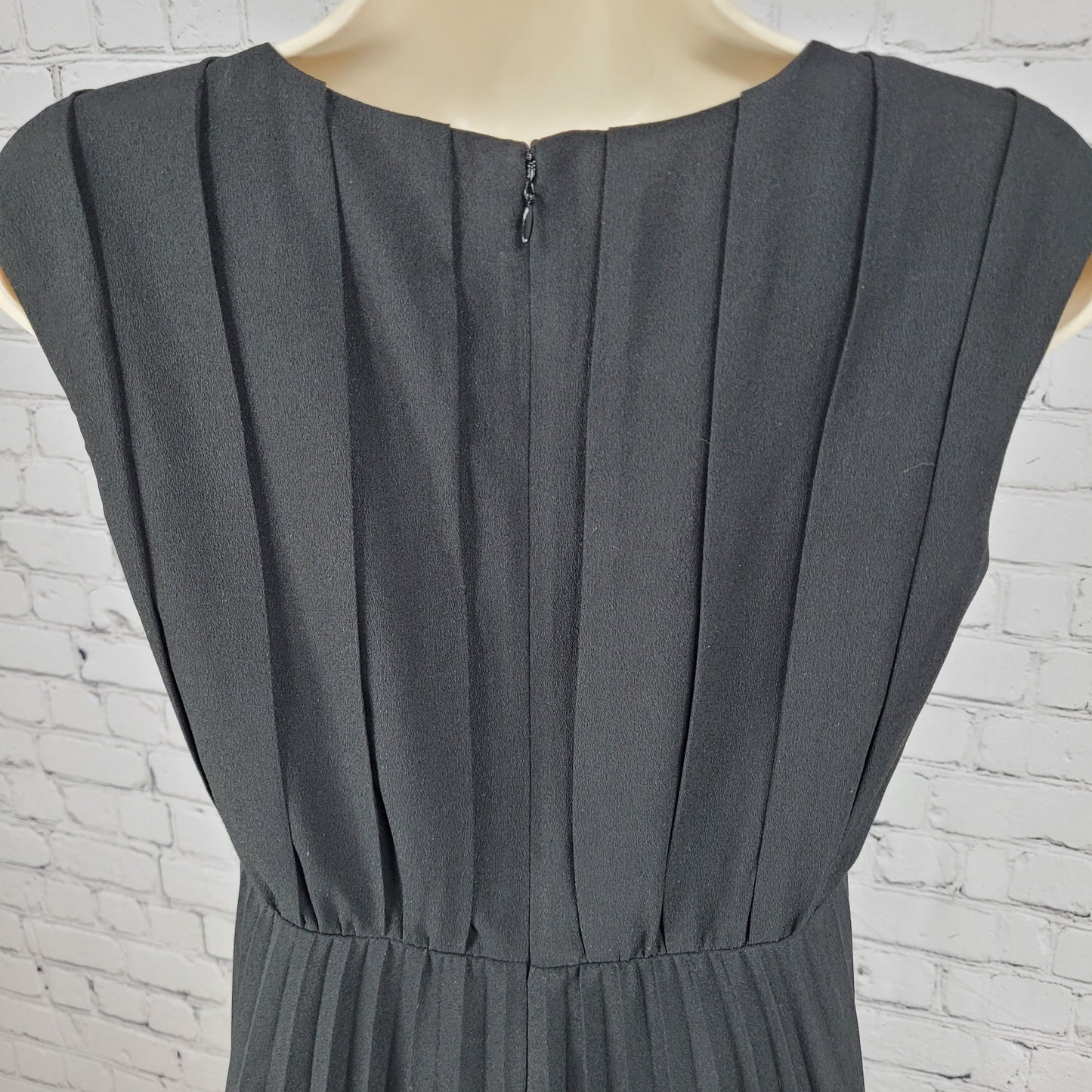 Ann Taylor Loft Black Pleated Sleeveless Lightweight Fit & Flare Dress Size 0P