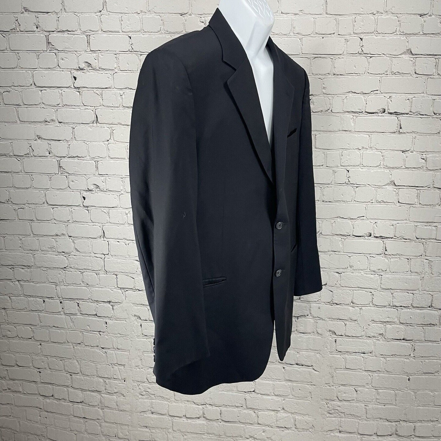 Jack Victor Montreal Black Wool Valere CT Super 110’s 2 Button Vented 42R *hole