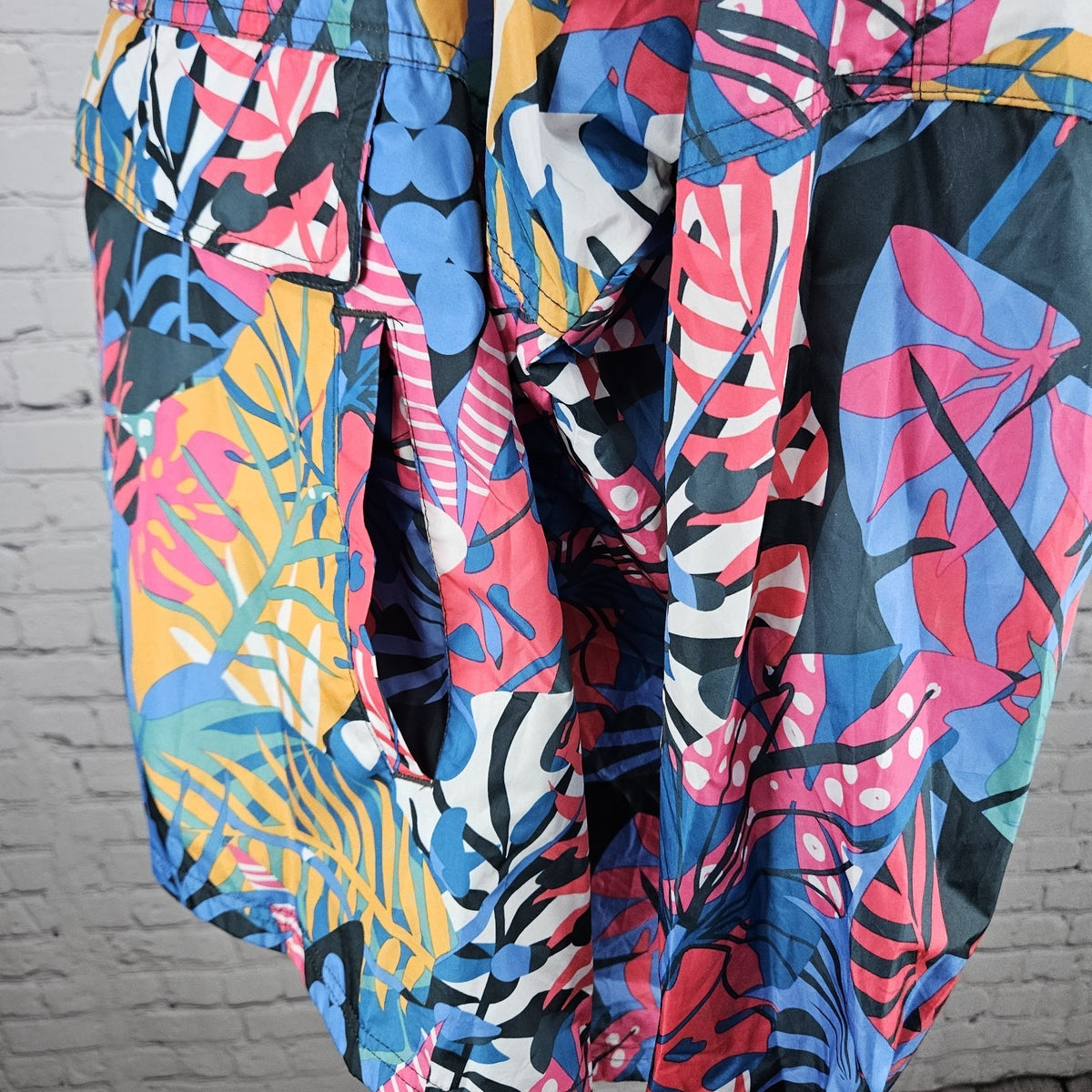 Lauren James Multicolor Leaves Hideable Hood Zip Pocket Windbreaker Jacket Large