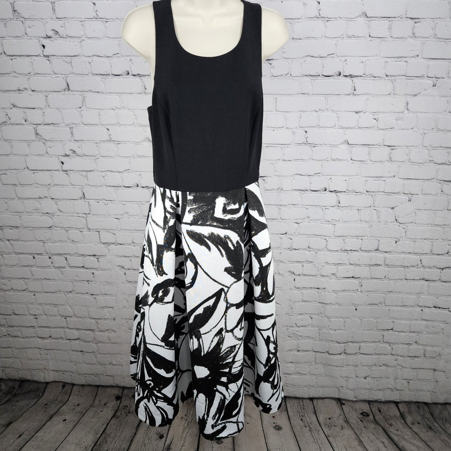 White House Black Market Sleeveless Floral Crossback Pleated A-Line Midi Dress 8