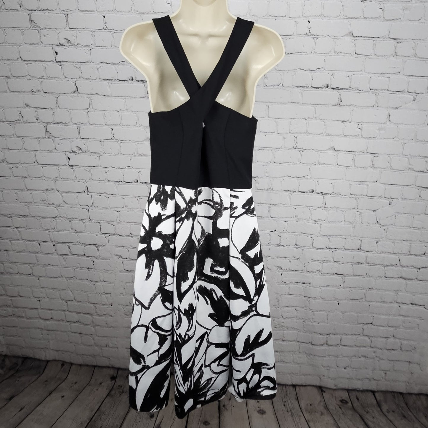 White House Black Market Sleeveless Floral Crossback Pleated A-Line Midi Dress 8