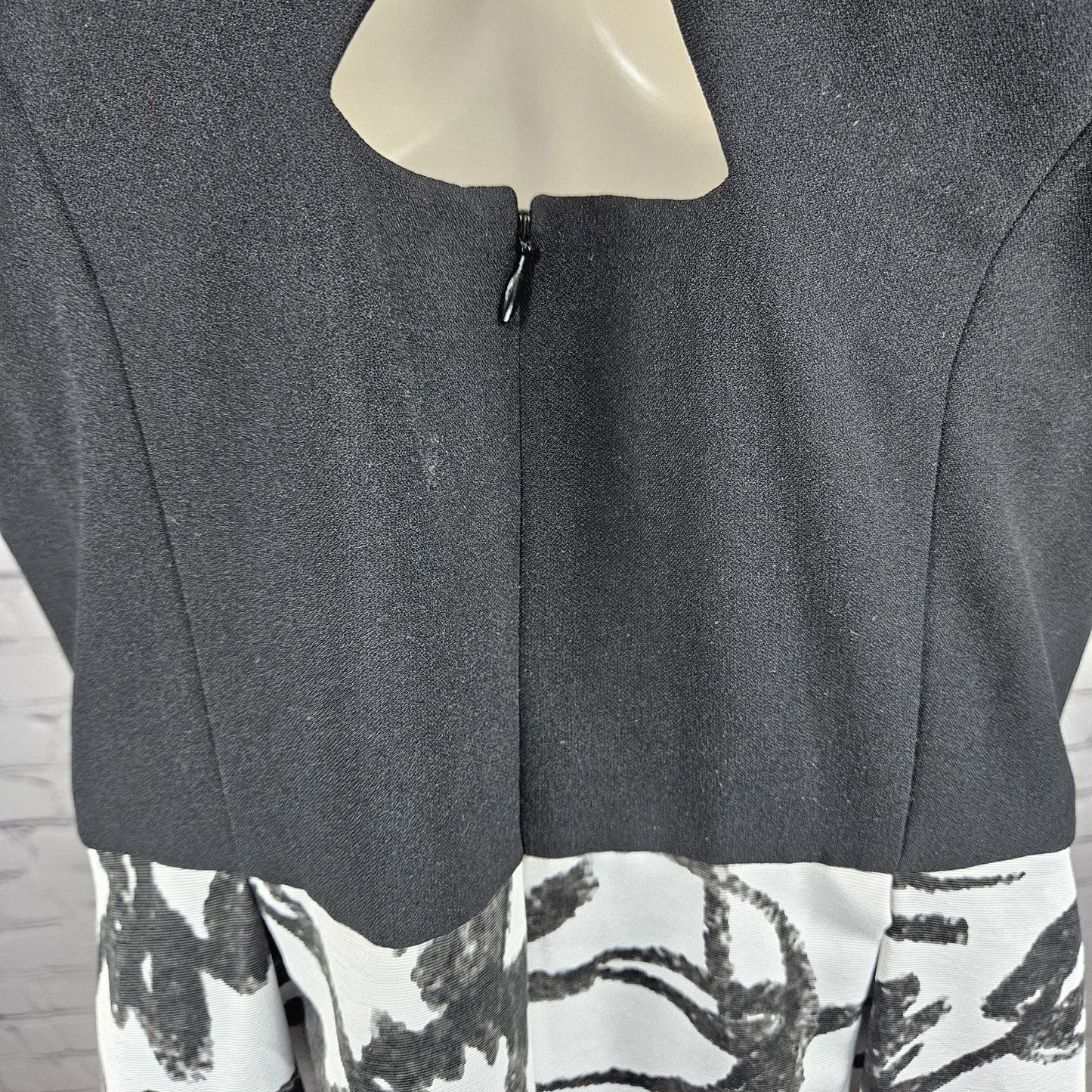 White House Black Market Sleeveless Floral Crossback Pleated A-Line Midi Dress 8