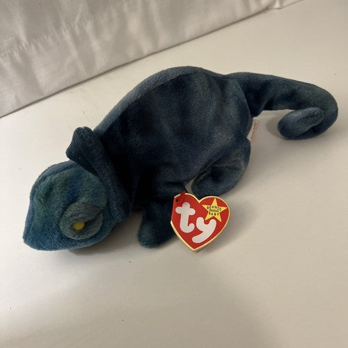 Retired 1997 TY Rainbow 8” Chameleon Beanie Baby Rare With Iggy Colors