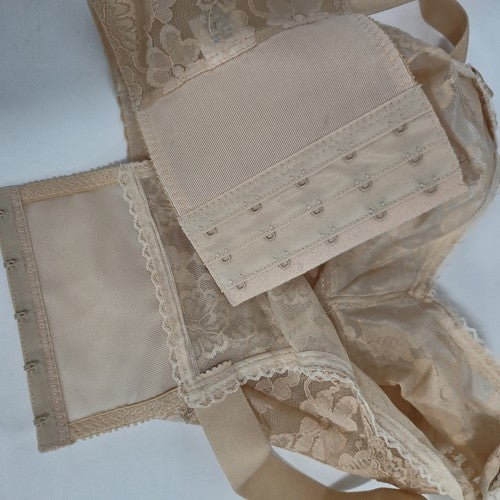 VTG May Marie Beige Floral Lace Lace-Up Front Longline Unlined Bra 30DDD+