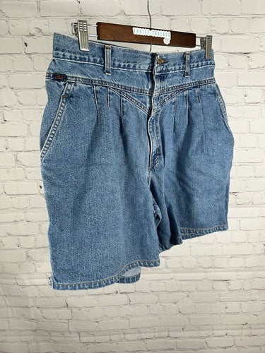 VTG Chic Light Wash Denim High Rise Pleated Jean Shorts 16 Ultra Tall (29x6)