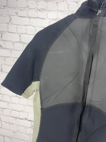 OTE On The Edge Black Gray Sage Short Sleeve Back Zip Shorty Spring Wetsuit M