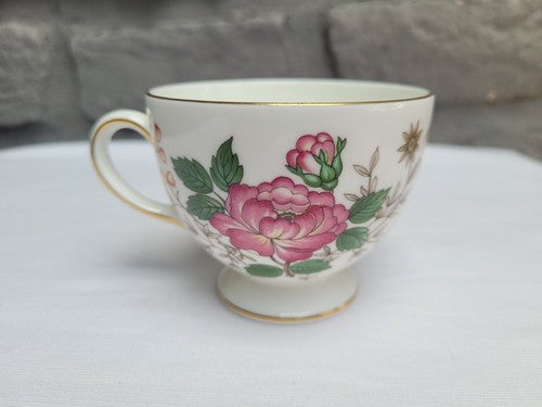 Wedgwood Bone China Made In England Floral Gold Rim Tea Cup
