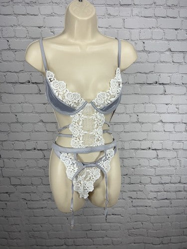 NWT Roma Confidential Silver White Lace Satin Bustier Garter Thong Set M