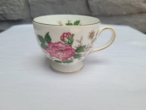 Wedgwood Bone China Made In England Floral Gold Rim Tea Cup