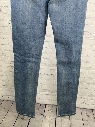 Levi’s 711 Skinny Low Rise Medium Wash Distressed Jeans Juniors 14 (26 x 27.5)