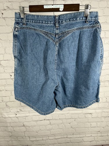 VTG Chic Light Wash Denim High Rise Pleated Jean Shorts 16 Ultra Tall (29x6)
